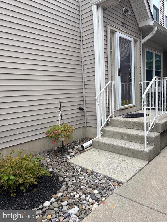 Building Photo - 2802 Gramercy Way