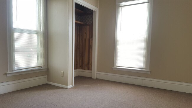 Building Photo - 2515 Olive St