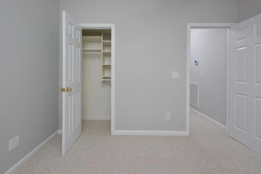 Building Photo - Room in House on Latta Cir