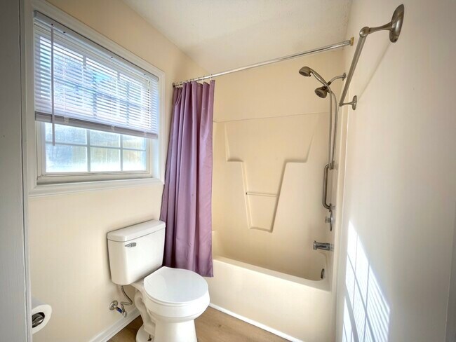 Building Photo - 1005 Gordon Woods Rd