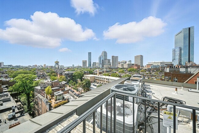 Building Photo - 567 Tremont St