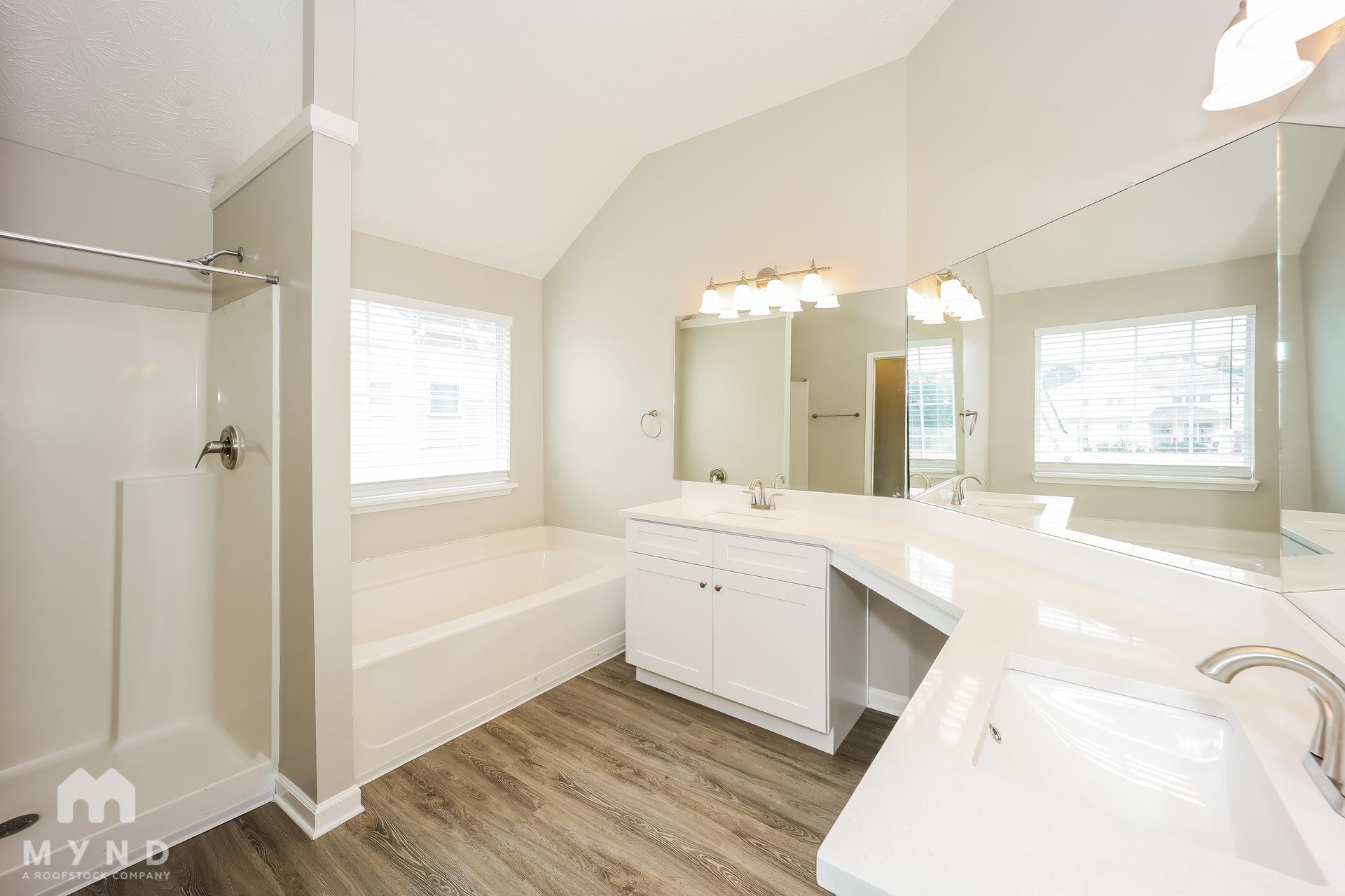 Building Photo - 3302 Summer Brooke Ln