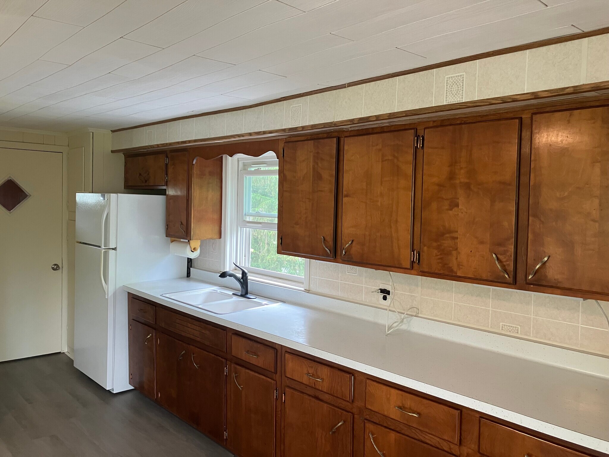 Kitchen - 6910 County Road 37