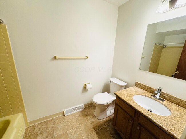 Building Photo - 1016 Lambeth Dr