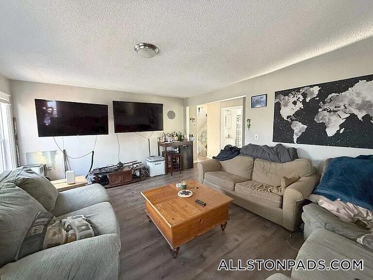 Building Photo - 5 W Sorrento St