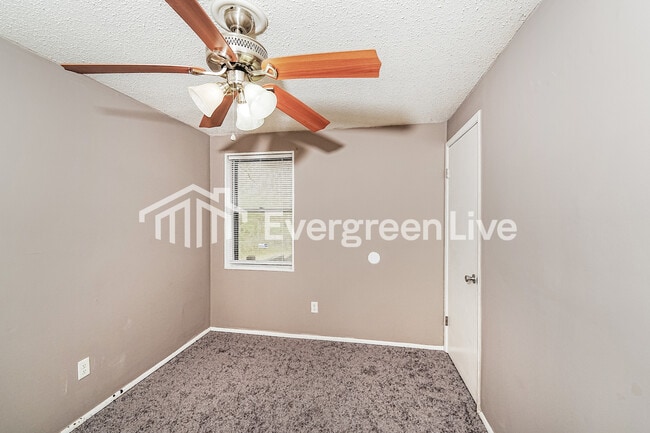 Building Photo - 121 Winchester Dr