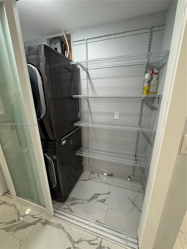 Building Photo - 8701 NW 109th Terrace