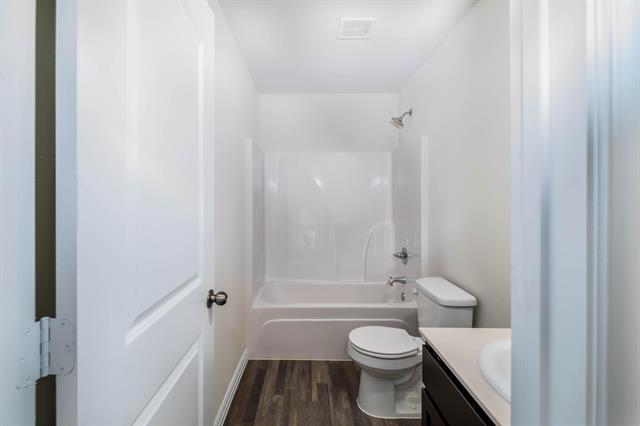 Building Photo - 701 E Hanna St