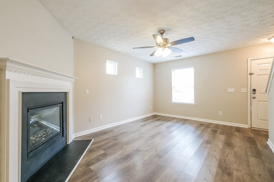Building Photo - 134 Silver Fox Trail