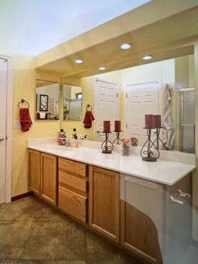 Building Photo - 11754 W Mauna Loa Ln