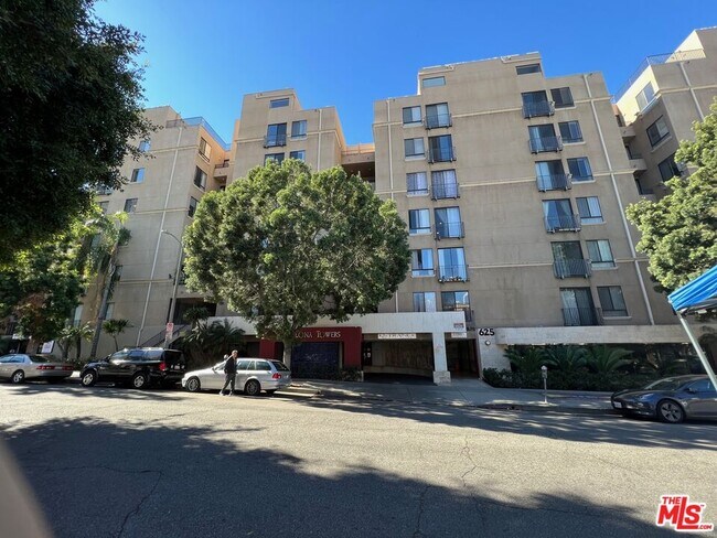 Building Photo - 625 S Berendo St