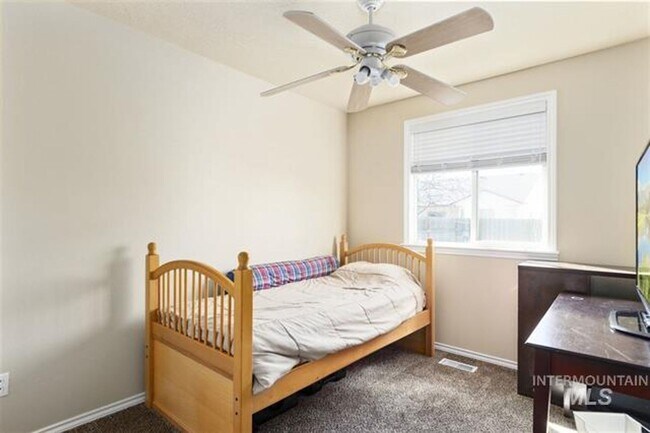 Building Photo - 3 Bedroom 2 Bath Single Level Blackhawk Subdivision