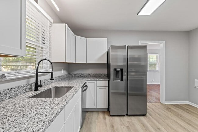 Building Photo - 7214 Northridge Dr