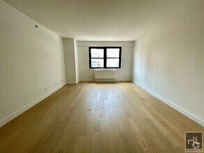 Building Photo - East 39th Street