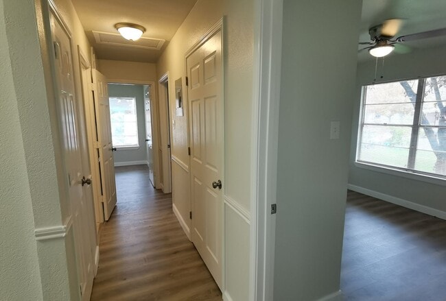 Building Photo - 4 Bedroom 2 bath in Valley High