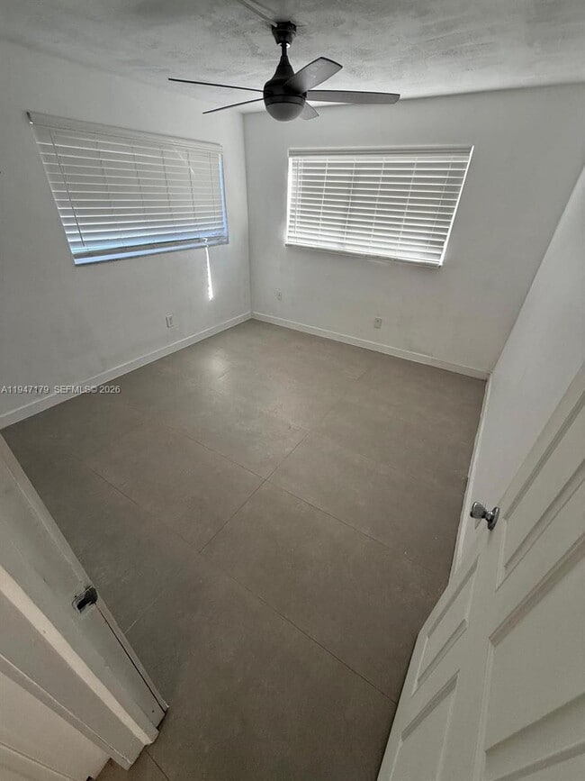 Building Photo - 6891 Scott St