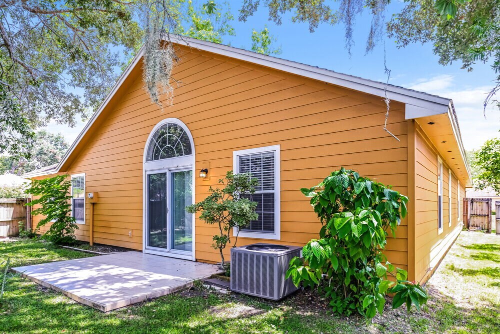 Building Photo - 2877 Sutton Estates Cir N