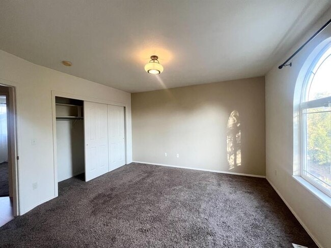 Building Photo - 377 Sego Lily Dr