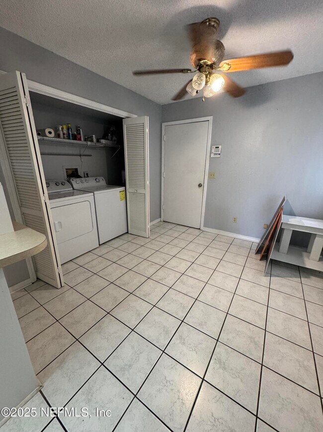 Building Photo - 1616 Mardis Pl W