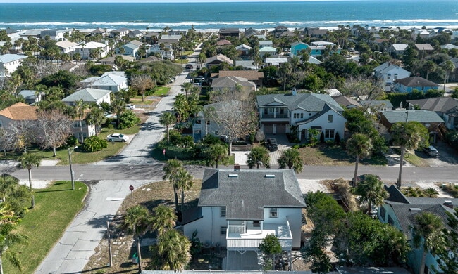 Building Photo - Pristine Neptune Beach Remodel: 2 Blocks to the Sand and Walkable to Everything!