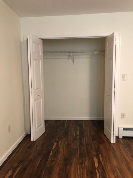 Building Photo - 1609 US-9W