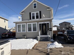 Building Photo - 60 Heald St