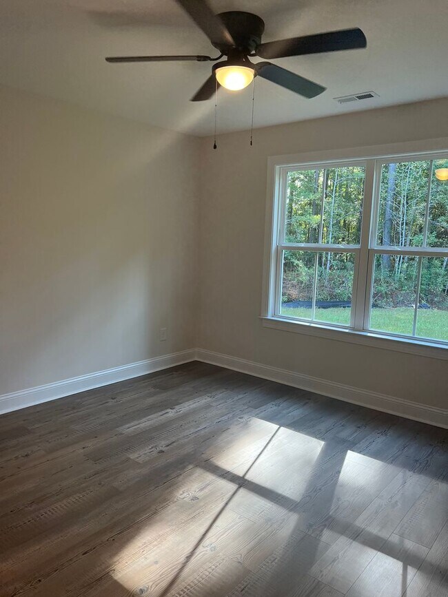 Building Photo - BEAUTIFUL NEW home!!! ??? 3 Bedrooms, 2 Ba...