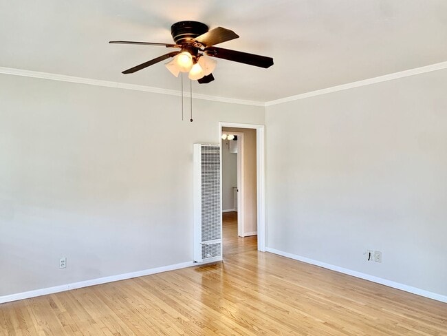 Building Photo - COMING SOON! La Mesa - 3 Bedroom/2 bath House PLUS Detached Bonus Room, Garage and W/D