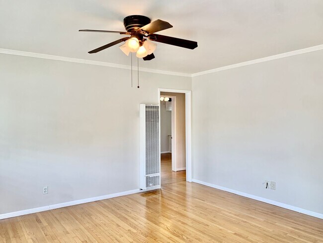 Building Photo - La Mesa - 3 Bedroom/2 bath House PLUS Detached Bonus Room, Garage and W/D