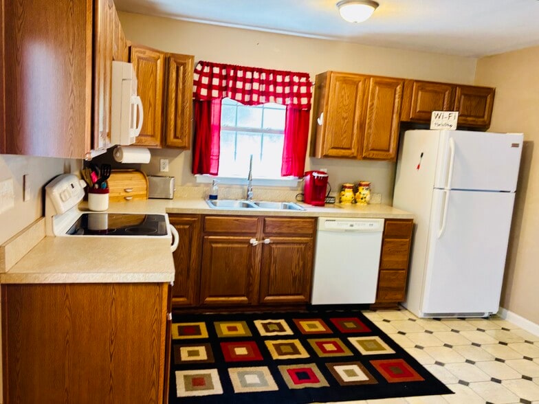 Building Photo - 103 Greenbriar Ct