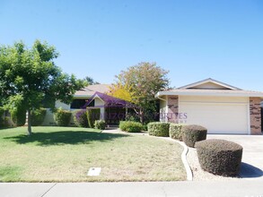 Building Photo - 6319 St James Dr