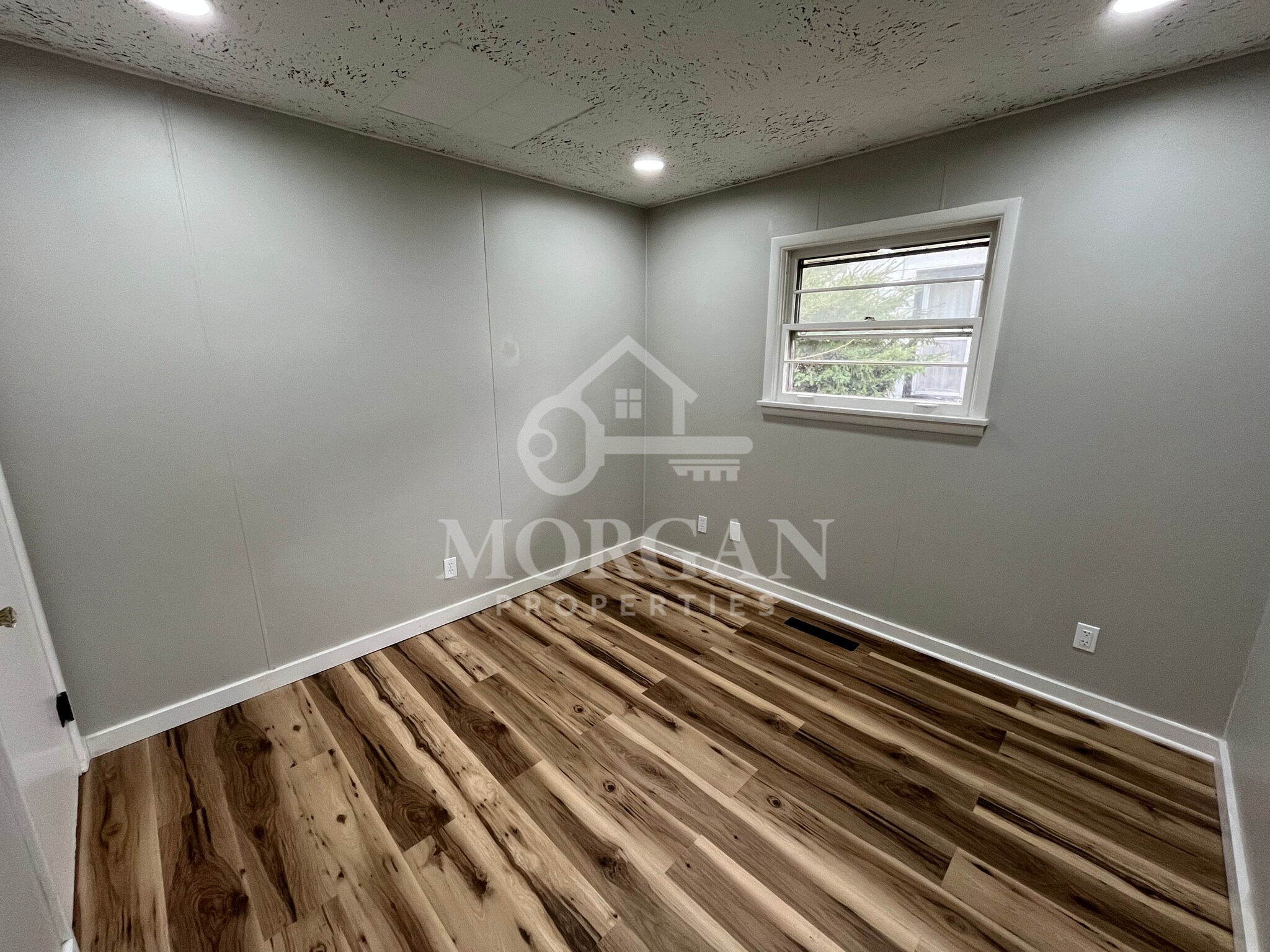 Building Photo - 815 S Main St