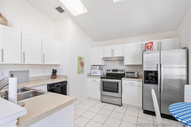 Building Photo - 2606 Bedford Mews Dr
