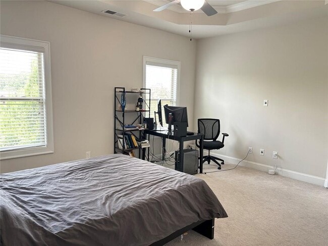 Building Photo - 7866 Laurel Crest Dr