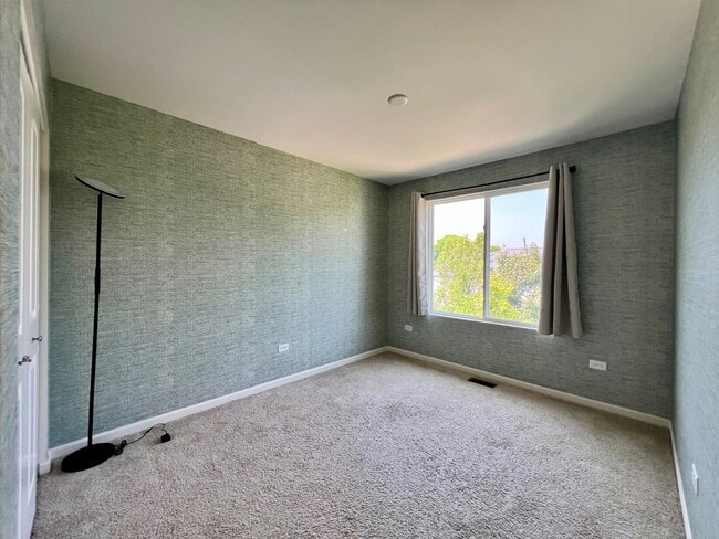 Building Photo - 1464 Lake Ridge Ct