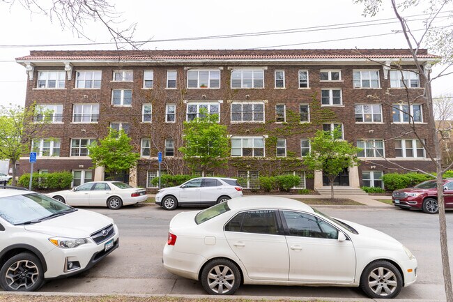 Building Photo - 1110 W 25th St