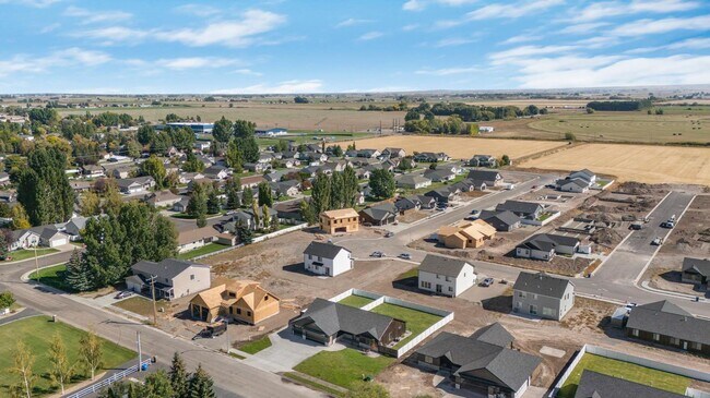 Building Photo - K551LI