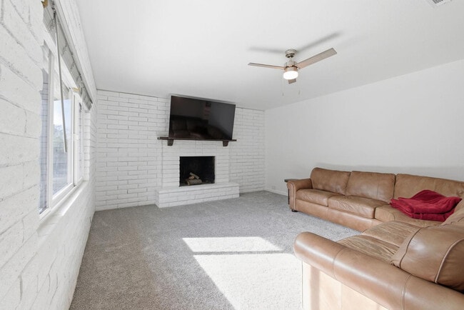 Building Photo - 36975 N Sunset Trail