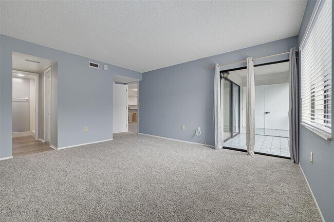 Building Photo - 218 Caryl Way