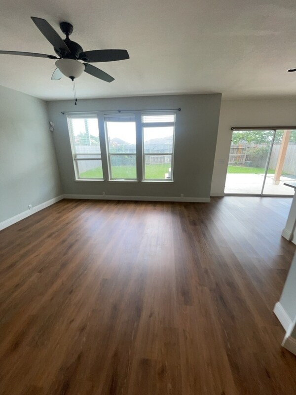 Building Photo - 2823 Feather Green Trail