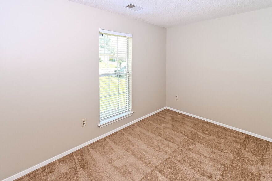 Building Photo - 9161 Preakness Dr