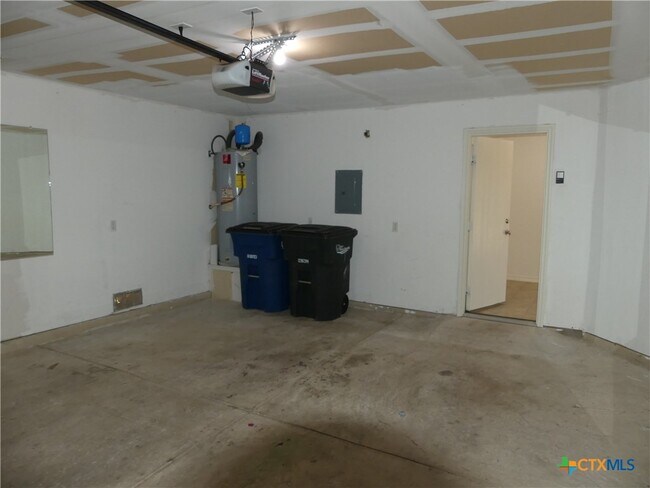 Building Photo - 664 Northern Lights Dr