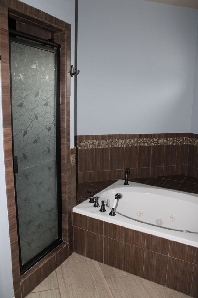 Building Photo - 3155 Spring Willow