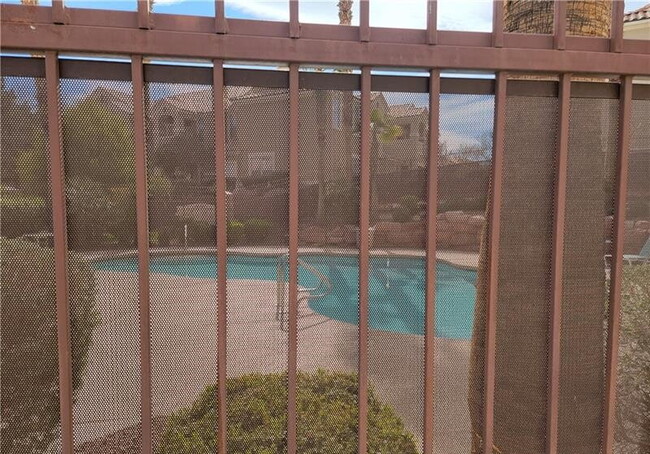 Building Photo - Gated Community Condo, 2 bedroom, 2 bathroom 2 car garage