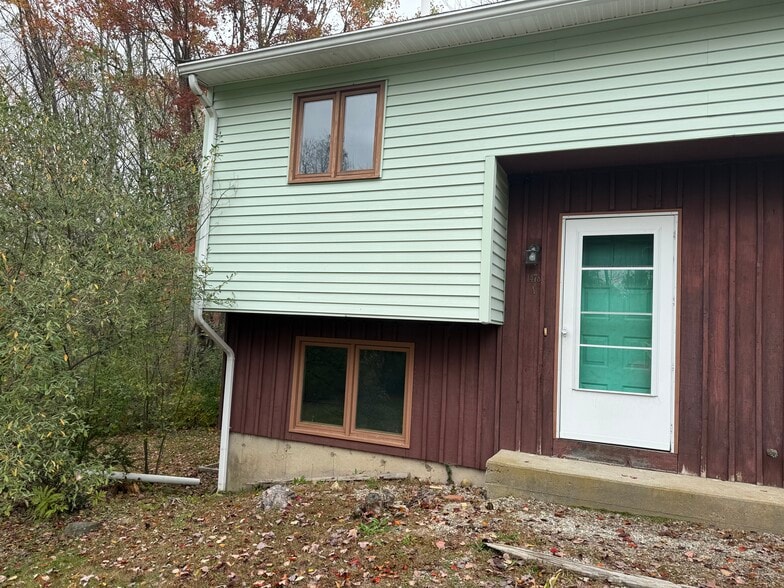 Building Photo - 1478 Stafford Rd