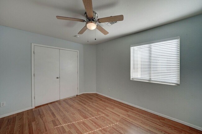 Building Photo - 12010 W Camino Vivaz