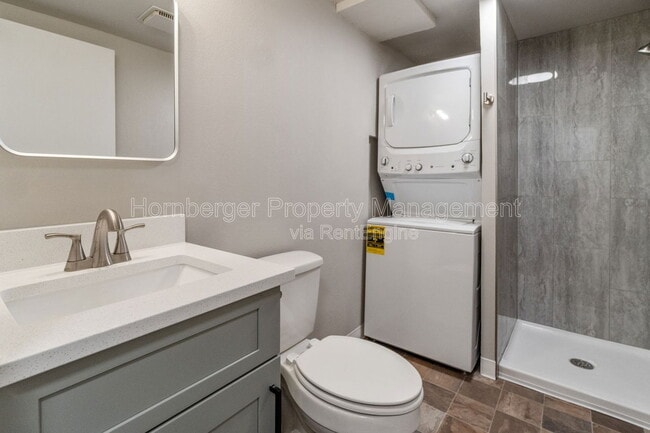 Building Photo - 10119 E Empire Ave