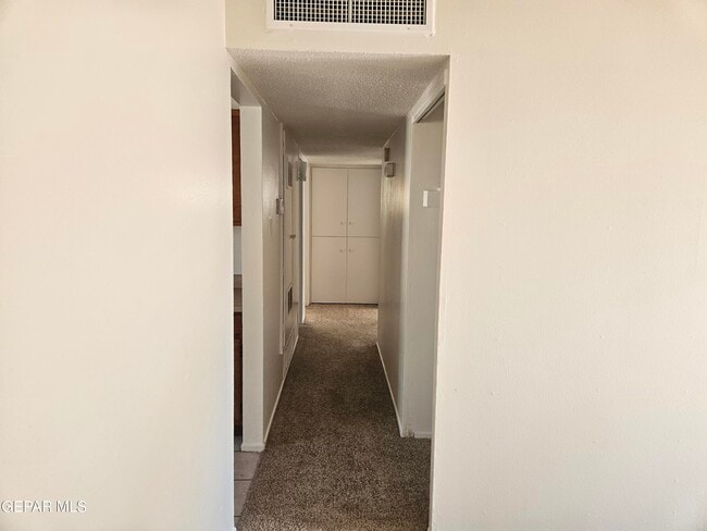 Building Photo - 517 De Soto Ave