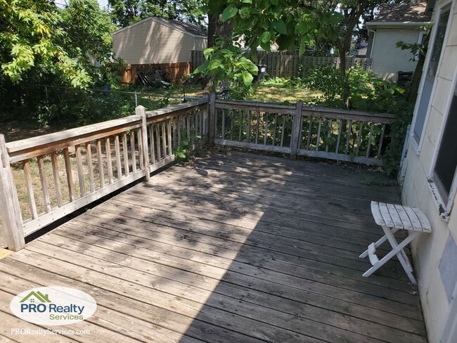 Building Photo - Charming 4 Bedroom Home