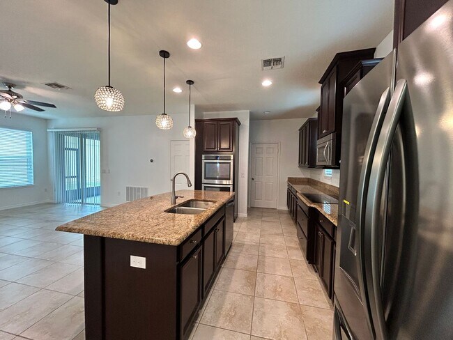 Building Photo - Gorgeous 3br/2.5 Winter Garden Home in Orc...